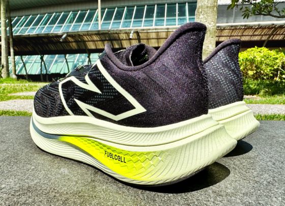 Picture of New Balance FuelCell SuperComp Trainer v2