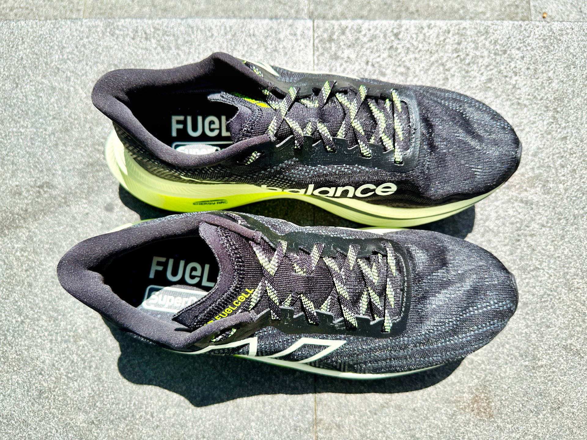Picture of New Balance FuelCell SuperComp Trainer v2